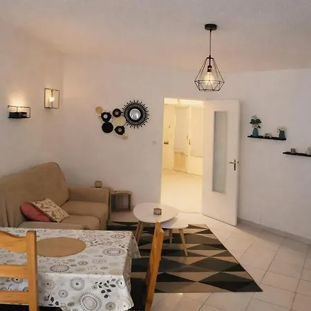 Lägenhet Charming For 2 People In Elne
